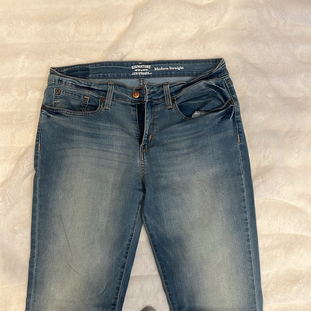 Levi’s - Picture 2 of 4
